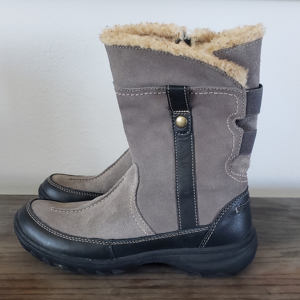Clarks Booties - Picture 4 of 11